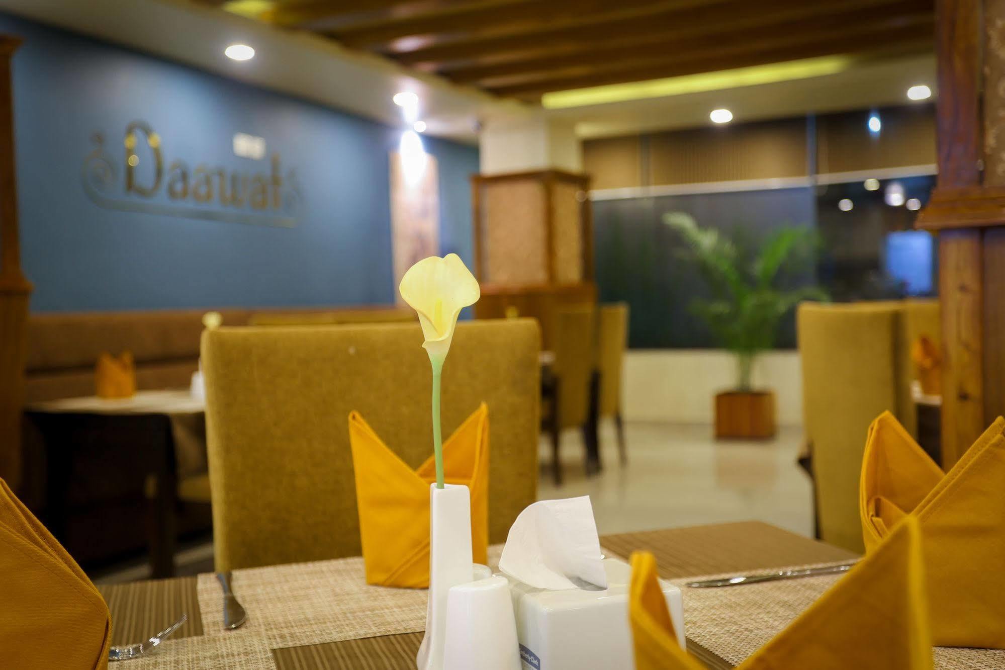 Yatri Suites And Spa Katmandu Eksteriør bilde